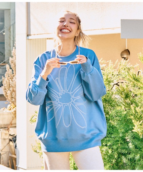 anap mimpi(アナップミンピ)の「ビッグ フラワー 刺繍 裏毛 スウェット トップス(スウェット・レディース・グレー/ブルー/ベージュ系その他・FREE)」の3枚目の写真