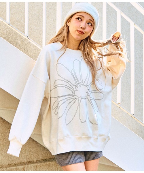 anap mimpi(アナップミンピ)の「ビッグ フラワー 刺繍 裏毛 スウェット トップス(スウェット・レディース・グレー/ブルー/ベージュ系その他・FREE)」の9枚目の写真