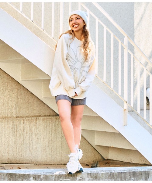 anap mimpi(アナップミンピ)の「ビッグ フラワー 刺繍 裏毛 スウェット トップス(スウェット・レディース・グレー/ブルー/ベージュ系その他・FREE)」の15枚目の写真