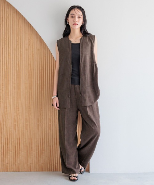 LOWRYS FARM（ローリーズファーム）の「アシメカップ付きノースリーブ　288810（タンクトップ・レディース・アイボリー/ブラック/ブラウン・FREE）」の12枚目の写真