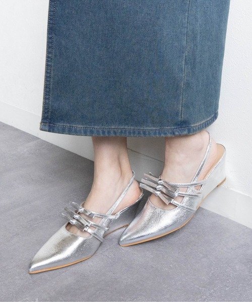 Fabby fabby(ファビィーファビィー)の「ポインテッドリボンウエッジミュールサンダル(サンダル・レディース・ブラック/オフホワイト/シルバー・SMALL/MEDIUM/LARGE)」の14枚目の写真