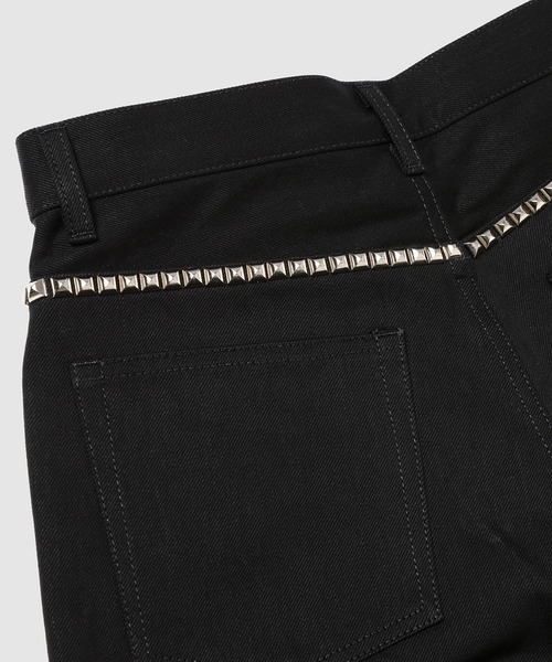 TAKAHIROMIYASHITATheSoloIst.（タカヒロミヤシタザソロイスト）の「loose fit jean.(studs)（デニムパンツ・メンズ・インディゴブルー/ブラック・30inch/29inch）」の5枚目の写真