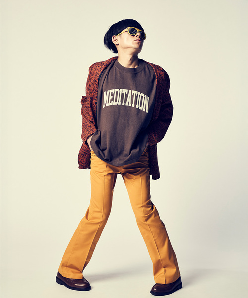 is-ness（イズネス）の「ISNESS MUSIC / イズネス ミュージック MEDITATION FLOCKY PRINT T-S（Tシャツ/カットソー・メンズ・チャコールグレー/ブラウン/ホワイト・LARGE/MEDIUM）」の4枚目の写真