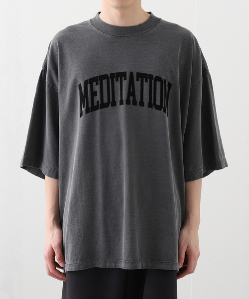 is-ness（イズネス）の「ISNESS MUSIC / イズネス ミュージック MEDITATION FLOCKY PRINT T-S（Tシャツ/カットソー・メンズ・チャコールグレー/ブラウン/ホワイト・LARGE/MEDIUM）」の9枚目の写真