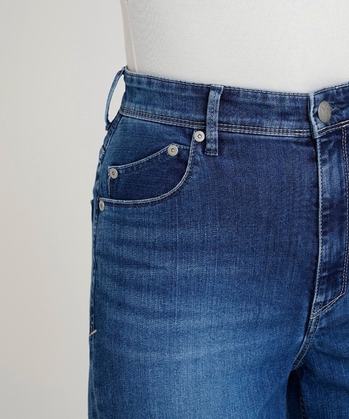 YANUK（ヤヌーク）の「Really Light ワイドストレート"LILITH"（デニムパンツ・レディース・ブルー・21inch/22inch/23inch/25inch/24inch/26inch/27inch）」の7枚目の写真