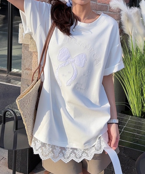 aimoha(アイモハ)の「【aimoha】立体リボンモチーフプリントTシャツ (SS)(Tシャツ/カットソー・レディース・ライトベージュ/ホワイト/ピンク/ダークグレー/ブルー・FREE)」の1枚目の写真