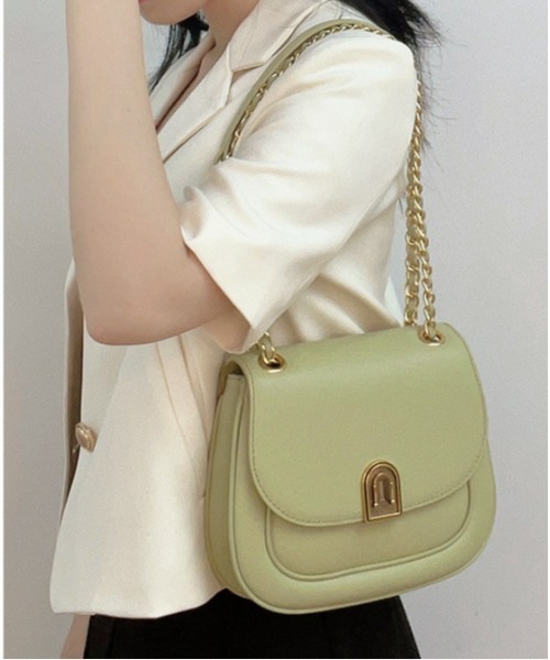 NiiNa(ニーナ)の「【 NiiNa / ニーナ 】高品質牛革 チェーンショルダー ダブルポケット サドルバッグ(ショルダーバッグ・レディース・ホワイト/ブラック/イエロー/グリーン・FREE)」の3枚目の写真
