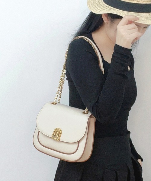 NiiNa(ニーナ)の「【 NiiNa / ニーナ 】高品質牛革 チェーンショルダー ダブルポケット サドルバッグ(ショルダーバッグ・レディース・ホワイト/ブラック/イエロー/グリーン・FREE)」の18枚目の写真