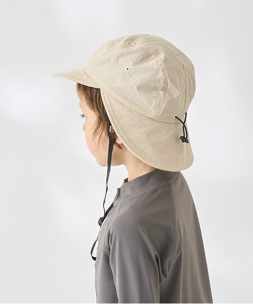 b・ROOM(ビールーム)の「日除け付きキャップ(キャップ・キッズ・アイボリー/ダークブラウン/ベージュ/ライトカーキ・F)」の14枚目の写真