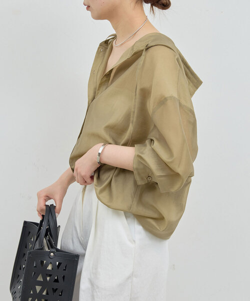 GALLARDAGALANTE(ガリャルダガランテ)の「シアーフーディーシャツ(シャツ/ブラウス・レディース・ベージュ/ブラック・FREE)」の12枚目の写真