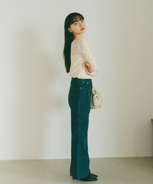 VANNIE U(ヴァニーユー)の「ジャガードセミフレアデニムパンツ(デニムパンツ・レディース・ブラック/ネイビー・LARGE/MEDIUM/SMALL)」の19枚目の写真