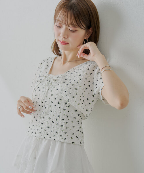 Chico（チコ）の「【SET ITEM】フラワーボレロ+タンクセット（Tシャツ/カットソー・レディース・ブラック/ライトベージュ/ブルー/ホワイト・FREE）」の6枚目の写真