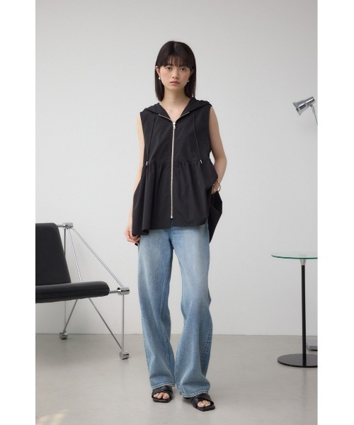 AZUL by moussy（アズールバイマウジー）の「C/T撥水フード付ジップベスト（ベスト・レディース・ブルー/ブラック/ライトベージュ・FREE）」の9枚目の写真