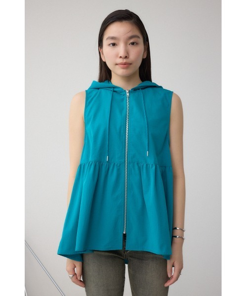 AZUL by moussy（アズールバイマウジー）の「C/T撥水フード付ジップベスト（ベスト・レディース・ブルー/ブラック/ライトベージュ・FREE）」の17枚目の写真