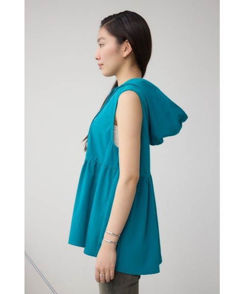 AZUL by moussy（アズールバイマウジー）の「C/T撥水フード付ジップベスト（ベスト・レディース・ブルー/ブラック/ライトベージュ・FREE）」の16枚目の写真