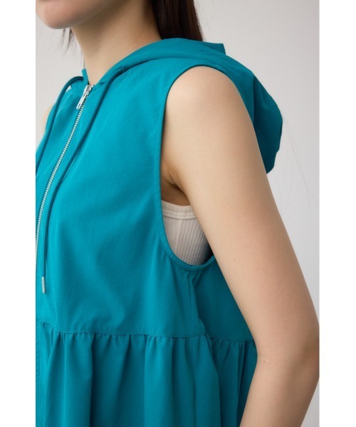 AZUL by moussy（アズールバイマウジー）の「C/T撥水フード付ジップベスト（ベスト・レディース・ブルー/ブラック/ライトベージュ・FREE）」の12枚目の写真