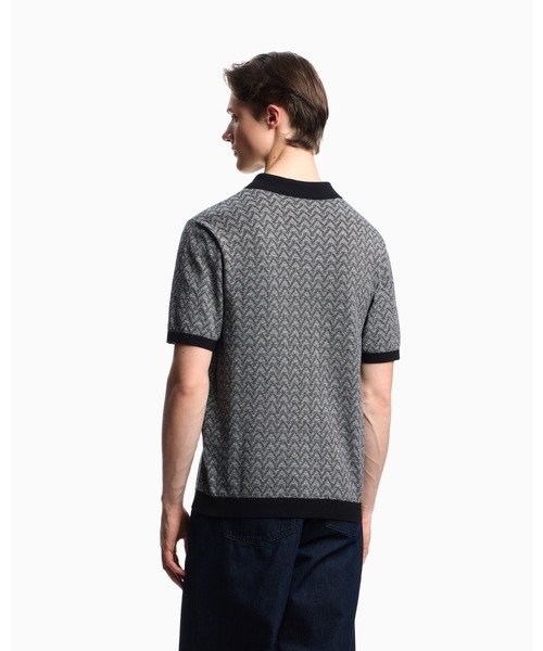 EMPORIO ARMANI（エンポリオアルマーニ）の「【エンポリオ アルマーニ】Icon ポロカラーセーター シェブロンモチーフ ジャカード（ニット/セーター・メンズ・ネイビー/ブラック系1・MEDIUM/LARGE/XX-LARGE/X-SMALL/SMALL）」の6枚目の写真