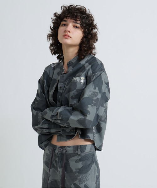 AVIREX（アヴィレックス）の「CAMOUFLAGE SHORT SHIRTS/カモフラージュショートシャツ（シャツ/ブラウス・レディース・オリーブ/ブラック・F）」の15枚目の写真
