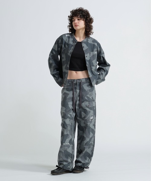 AVIREX（アヴィレックス）の「CAMOUFLAGE SHORT SHIRTS/カモフラージュショートシャツ（シャツ/ブラウス・レディース・オリーブ/ブラック・F）」の18枚目の写真