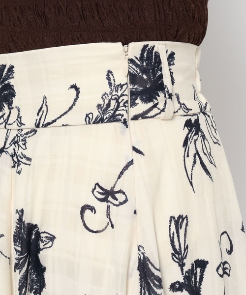 mysty woman(ミスティウーマン)の「アソートシアージャカードスカート 584707(スカート・レディース・ブラック系その他/アイボリー/ホワイト系その他/モカ・FREE)」の14枚目の写真