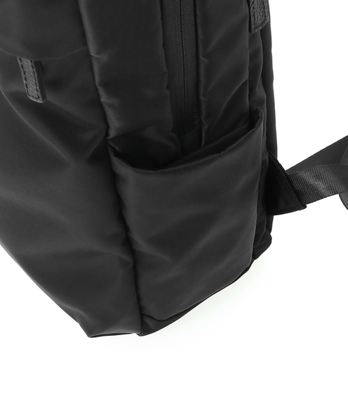 Manhattan Portage BLACK LABEL(マンハッタンポーテージ ブラックレーベル)の「QUICK ACCESS BACKPACK TWILL(バックパック/リュック・メンズ・ブラック・MEDIUM)」の4枚目の写真