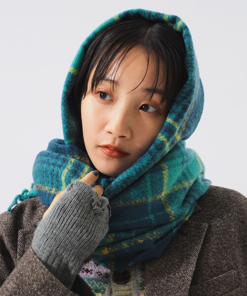 BEAMS BOY（ビームスボーイ）の「大判 チェック柄 ストール（マフラー・レディース・ネイビー/レッド/ブラウン・ONE SIZE）」の3枚目の写真
