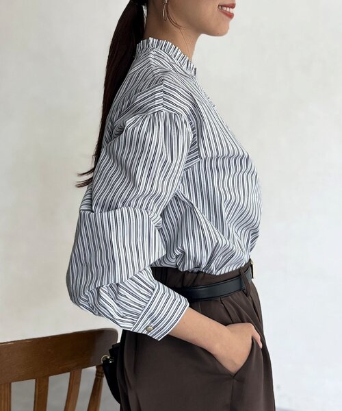 Chez toi（シェトワ）の「襟フリルシャツ（シャツ/ブラウス・レディース・ホワイト/サックスブルー・FREE）」の4枚目の写真