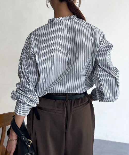 Chez toi（シェトワ）の「襟フリルシャツ（シャツ/ブラウス・レディース・ホワイト/サックスブルー・FREE）」の5枚目の写真