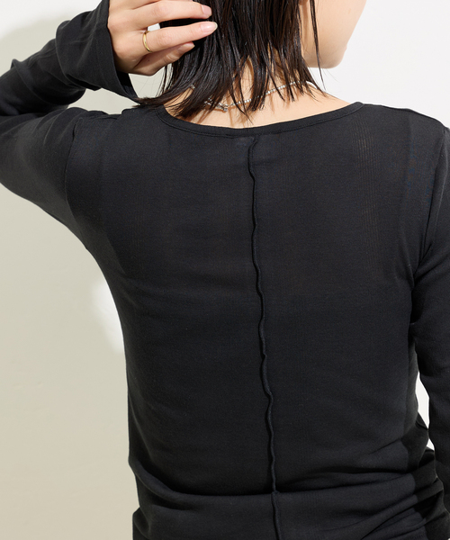 MILLER(ミラー)の「別注【MILLER/ミラー】 for JOURNAL STANDARD VネックリブL/S T(Tシャツ/カットソー・レディース・ブラック/ベージュ/ホワイト・FREE)」の7枚目の写真
