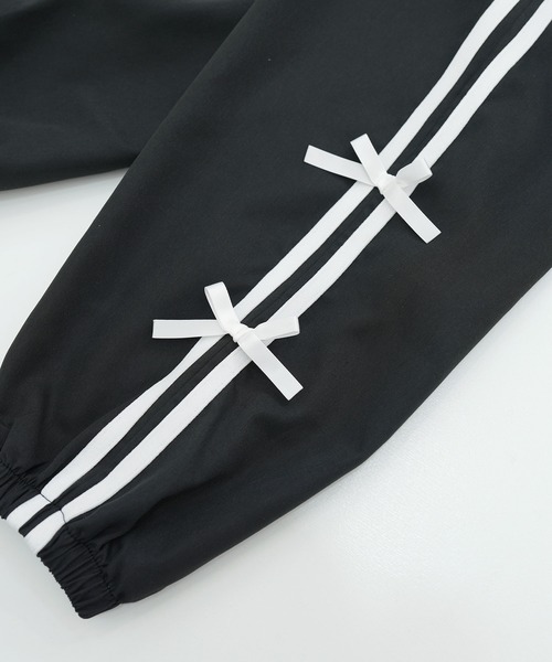 Bee des Bee（ビーデスビー）の「ラインリボン パラシュートパンツ（その他パンツ・キッズ・ブラック/ライトブルー/ピンク・100cm/130cm/150cm/160cm/120cm/110cm/140cm）」の5枚目の写真