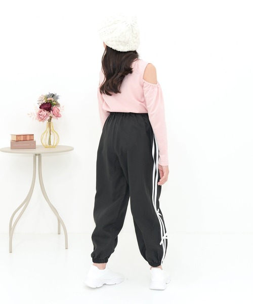 Bee des Bee（ビーデスビー）の「ラインリボン パラシュートパンツ（その他パンツ・キッズ・ブラック/ライトブルー/ピンク・100cm/130cm/150cm/160cm/120cm/110cm/140cm）」の12枚目の写真