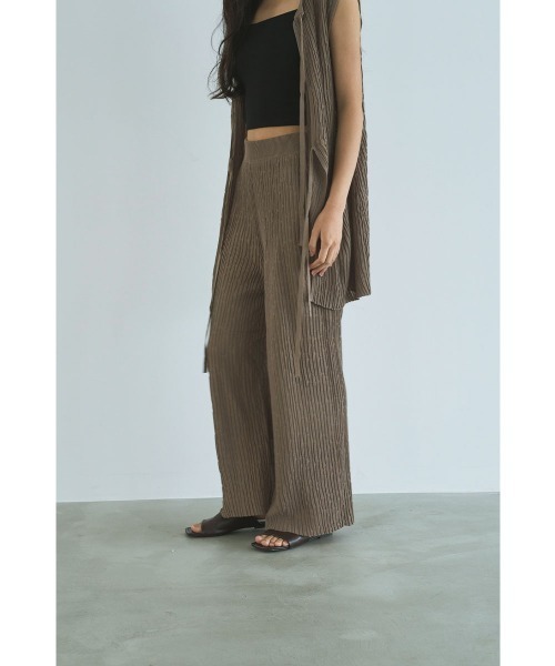 marjour（マージュール）の「TEXTURED KNIT PANTS（その他パンツ・レディース・オフホワイト/モカ・M）」の3枚目の写真