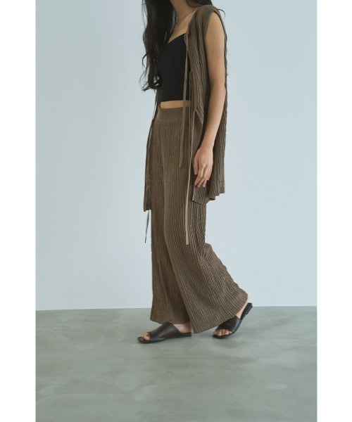 marjour（マージュール）の「TEXTURED KNIT PANTS（その他パンツ・レディース・オフホワイト/モカ・M）」の4枚目の写真