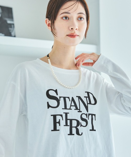 LAKOLE（ラコレ）の「アソートフロッキーロゴ長袖Ｔ / 593603（Tシャツ/カットソー・レディース・オフホワイト/チャコールグレー/ブラウン/ネイビー・FREE）」の2枚目の写真