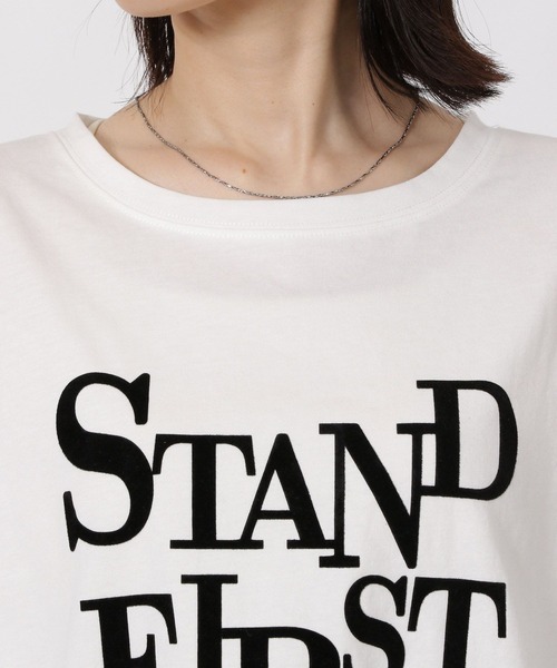 LAKOLE（ラコレ）の「アソートフロッキーロゴ長袖Ｔ / 593603（Tシャツ/カットソー・レディース・オフホワイト/チャコールグレー/ブラウン/ネイビー・FREE）」の21枚目の写真