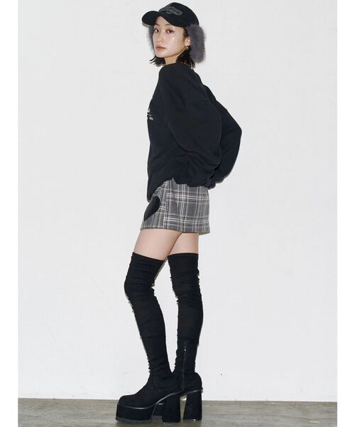 EMODA(エモダ)の「【WEB限定】スパイラルロゴスウェット(スウェット・レディース・ネイビー/グレー/ブラック・FREE)」の15枚目の写真