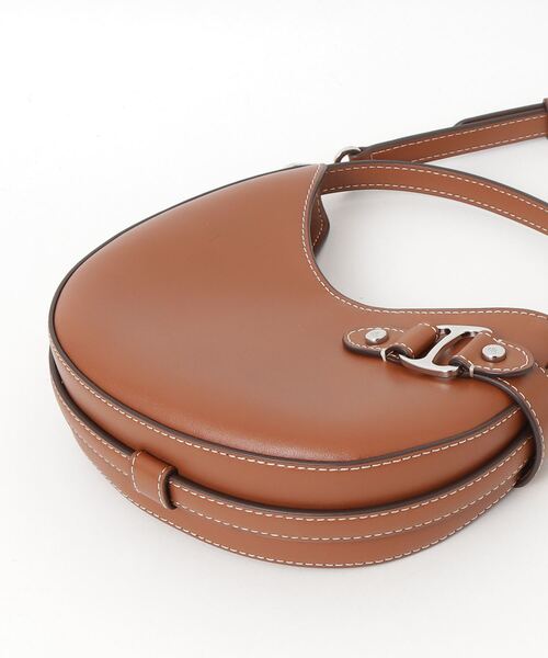 レザー スモール Tasha クロスボディ バッグ（ショルダーバッグ