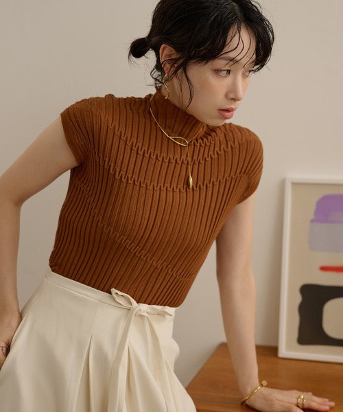 LAULEN(ローレン)の「linen blend high neck lib knit /リネンブレンドハイネックリブニットトップス(ニット/セーター・レディース・ブラック/ベージュ/ブラウン・FREE)」の2枚目の写真