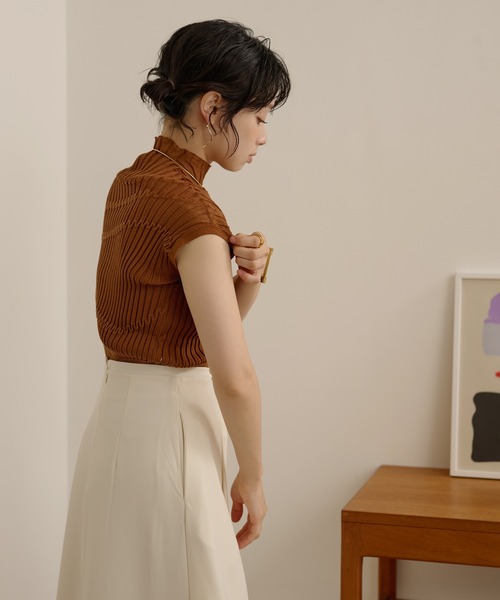 LAULEN(ローレン)の「linen blend high neck lib knit /リネンブレンドハイネックリブニットトップス(ニット/セーター・レディース・ブラック/ベージュ/ブラウン・FREE)」の5枚目の写真