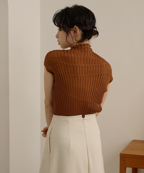 LAULEN(ローレン)の「linen blend high neck lib knit /リネンブレンドハイネックリブニットトップス(ニット/セーター・レディース・ブラック/ベージュ/ブラウン・FREE)」の6枚目の写真