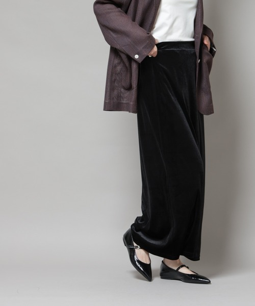 NANO universe（ナノユニバース）の「ベロアカットナロースカート(セットアップ可)（スカート・レディース・グリーン系その他4/レッド系その他/ブラック・FREE）」の4枚目の写真