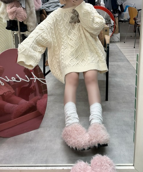 Alley Tokyo(アリートーキョー)の「ファーのもこもこスリッパ(パンプス・レディース・ブラウン/ピンク・MEDIUM/LARGE)」の4枚目の写真