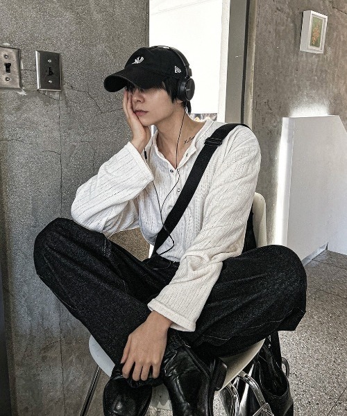 COSYHARU（コシハル）の「ベロアリブヘンリーネックニットTシャツ（Tシャツ/カットソー・メンズ・ブラック/グレー/アイボリー・FREE）」の15枚目の写真