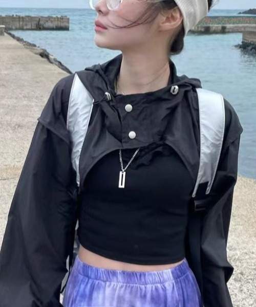 Vipoa(ヴィポア)の「NYLON LOOSE CROP JACKET(ブルゾン・レディース・ブラック/ホワイト/グリーン系その他・FREE)」の6枚目の写真