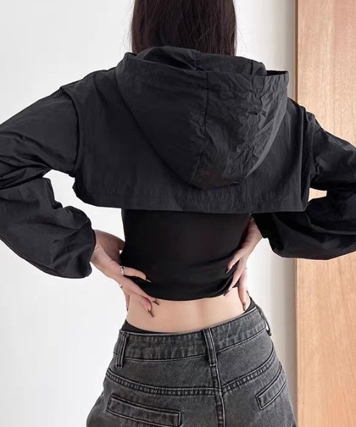 Vipoa(ヴィポア)の「NYLON LOOSE CROP JACKET(ブルゾン・レディース・ブラック/ホワイト/グリーン系その他・FREE)」の5枚目の写真