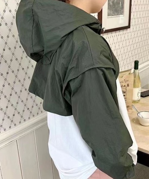 Vipoa(ヴィポア)の「NYLON LOOSE CROP JACKET(ブルゾン・レディース・ブラック/ホワイト/グリーン系その他・FREE)」の15枚目の写真