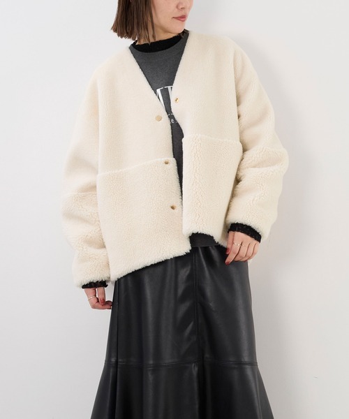 MICA&DEAL（マイカ＆ディール）の「リバーシブルVネック