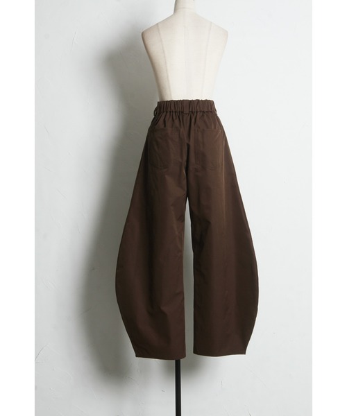 ARVELLIA(アルベリア)の「COCOON SILHOUETTE PANTS(その他パンツ・レディース・チャコールグレー/ブラウン/ベージュ/カーキ/ブラック・M/L/XL)」の10枚目の写真