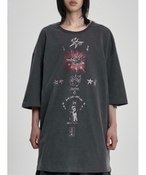 AJOBYAJO（アジョバイアジョ）の「AJOBYAJO/アジョバイアジョ/Blessing Doodle T-Shirt（Tシャツ/カットソー・レディース・チャコールグレー・L/XL）」の2枚目の写真