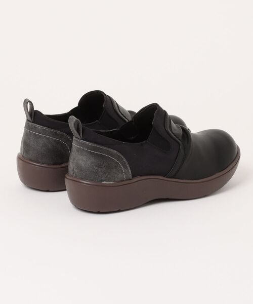 moz(モズ)の「【MOZ】モズ モックカジュアルシューズ 402505(スリッポン・レディース・ブラック/ブラウン系その他/キャメル・22.5cm/23.0cm/23.5cm/24.0cm/24.5cm)」の4枚目の写真